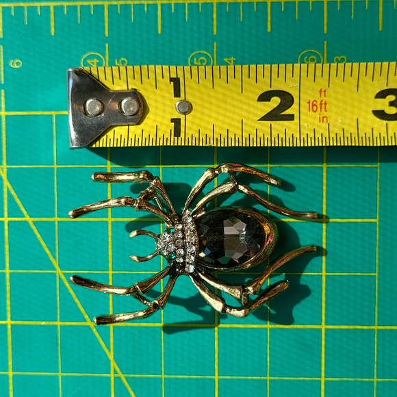 Brand new antiqued XL spider brooch - Picture 7 of 8